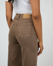 Load image into Gallery viewer, Jacqui Wide Leg Jean - Cocoa