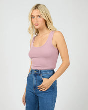 Load image into Gallery viewer, Washed Rib Scoop neck Tank - Qrtz