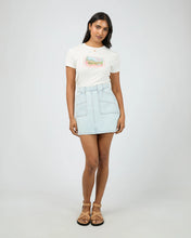 Load image into Gallery viewer, Via Santo Baby Tee Vintage White
