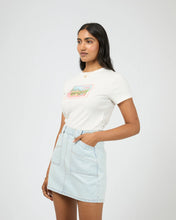 Load image into Gallery viewer, Via Santo Baby Tee Vintage White
