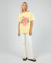 Load image into Gallery viewer, Berry Market Relaxed Tee - Yellow
