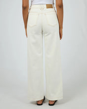 Load image into Gallery viewer, Jacqui Wide Leg Jean- Vint White
