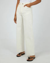 Load image into Gallery viewer, Jacqui Wide Leg Jean- Vint White
