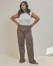 Load image into Gallery viewer, Jacqui Wide Leg Jean - Cocoa

