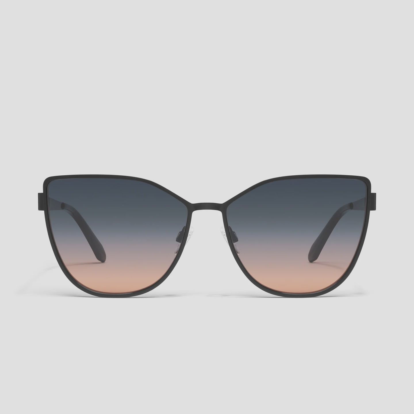 In Pursuit -Black Frame / Smoke To Coral Lens