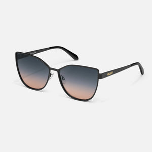 In Pursuit -Black Frame / Smoke To Coral Lens