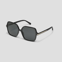 Load image into Gallery viewer, Press Tour - lack Frame / Smoke Lens
