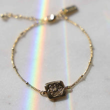 Load image into Gallery viewer, Craving Bracelet - Gold
