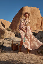 Load image into Gallery viewer, Woven Throw - Blush
